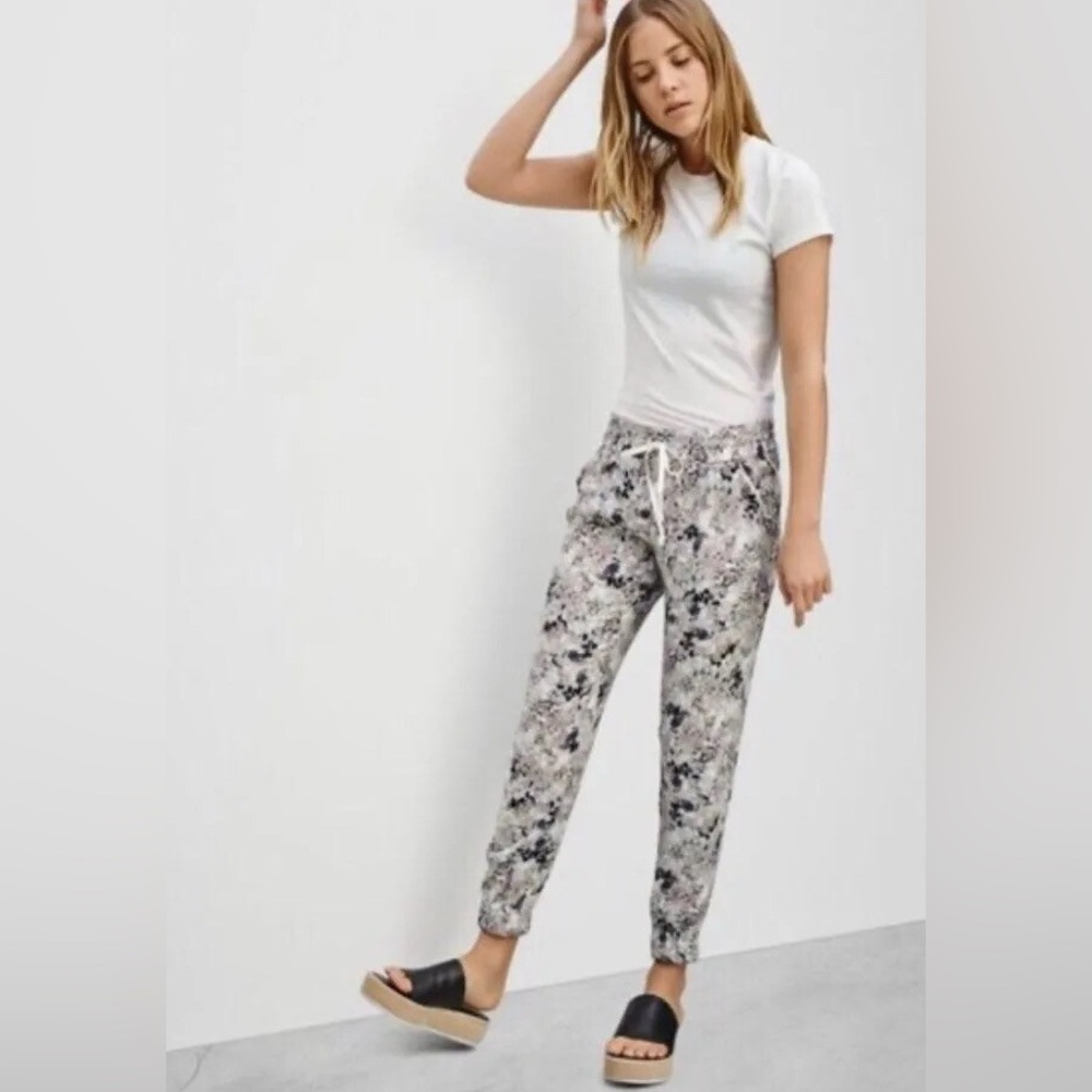 Aritzia - Talula Black and Purple Comfy Joggers (Size:XS)
